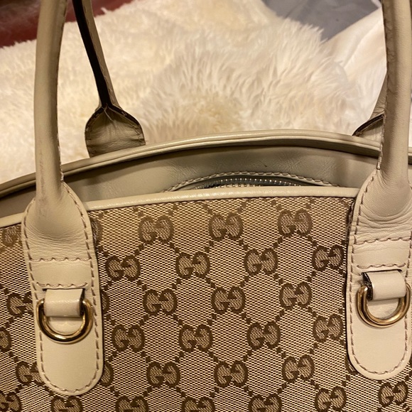 SALE. Authentic Gucci in amazing condition ❤️💕💜 - Picture 7 of 14